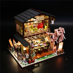 Mô hình nhà DIY Doll House Gibbon Sushi Kèm Mica Chống bụi, Bộ dụng cụ và Keo dán