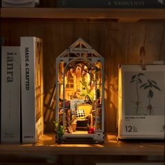 [BẢN QUỐC TẾ TIẾNG ANH] Mô hình nhà DIY Doll House Stories in Books TGB01 - TGB06 Book Nook Robotime Floral Corner