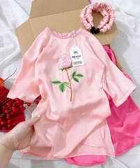 SET ÁO DÀI HOA HỒNG SIÊU XINH – NỔI BẬT, DUYÊN DÁNG CHO BÉ YÊU
