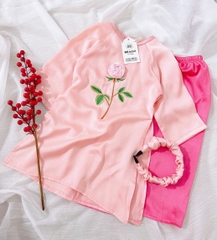 SET ÁO DÀI HOA HỒNG SIÊU XINH – NỔI BẬT, DUYÊN DÁNG CHO BÉ YÊU