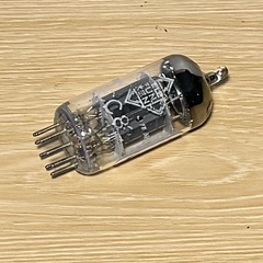 1x ECC83. Telefunken ECC83/12AX7 Tấm 15mm O getter Hai Trống Test New