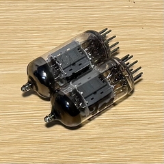 2pcs Mullard ECC82 / 12AU7 Tấm Trung Bình. Đã Được Kiểm Tra 90% TV7