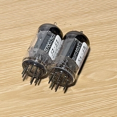 Bóng Đèn 12AX7. Telefunken ECC83 12AX7 Logo Đáy Kim Cương. Tấm Dài Có Gân Đã Kiểm Tra 100% TV7