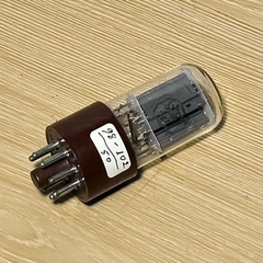 Bóng Đèn Chân Không 6SN7 / 6SN7GT Đế Mầu Nâu Sản Xuất Italia