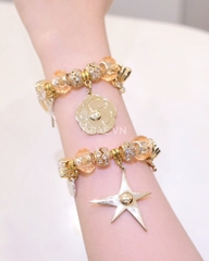 Vòng Tay CHANEL Gift Hãng Fullbox Kèm Charm Vàng