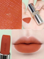 Son Dưỡng Prada Beauty Moisturizing Lip Balm Fullsize