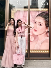 Túi Tote Hồng Charlotte Tilbury x Triệu Lộ Tư