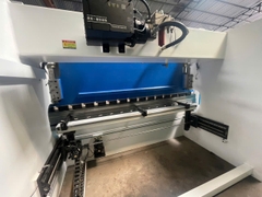 Máy Chấn CNC 110Tấn 3M2 (4N+1)