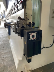 Máy Chấn NC 100 TẤN 2M5