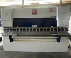 Máy Chấn CNC 130Tấn 4M (4N+1)