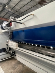 Máy Chấn CNC 110T 4M