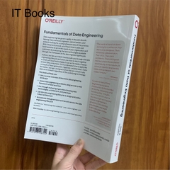Fundamentals of Data Engineering