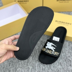 Dép BBR thời trang nam nữ.Hàng quai ngang đế đúc chắc chắn,cao 2,5 cm chống thấm nước,ôm chân tôn dáng.êm chân