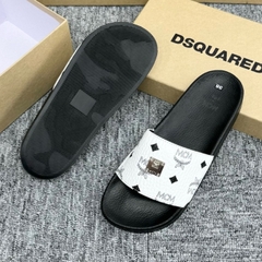 Dép quai ngang MCM Trắng in hoạ tiết đơn giản ,SLIDE SANDAL MCM 'WHITE BLACK'. DÉP MCM DA TRẮNG ĐEN gắn tag kim loại