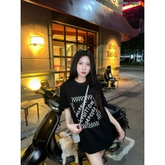 Siêu phẩm Thun LV phối họa tiết đính đá sọc sang xịn hot 2024, Áo phông lv phối họa tiết cực đẹp 2 màu đen trắng basic