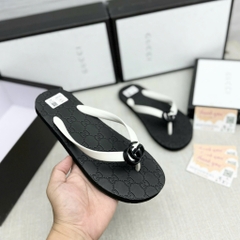 Dép Tông GC Đi Biển xỏ ngón cực chất, Tông gc qai trắng dập vân chìm,Tông GC nam nữ cực sang chảnh đính logo kim loại