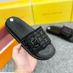 Dép lê nam nữ quai dán ngang Eo Vì dệt quai da vân monogram thêu chữ đế khắc logo kim loại cao cấp