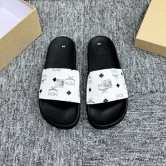 Dép Nam Nữ MCM Trắng Quai Ngang Đính Tag Logo kim loại SIêu Đẹp full box - Dép Quai Ngang Nam Nữ M.C.M Phối Màu