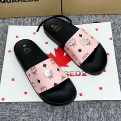 Dép Nam Nữ MCM Trắng Quai Ngang Đính Tag Logo kim loại SIêu Đẹp full box - Dép Quai Ngang Nam Nữ M.C.M Phối Màu