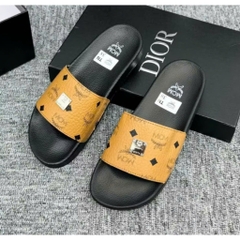 Dép Nam Nữ MCM Trắng Quai Ngang Đính Tag Logo kim loại SIêu Đẹp full box - Dép Quai Ngang Nam Nữ M.C.M Phối Màu