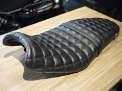 Yên Diablo Triumph Scrambler 400 đen - 163