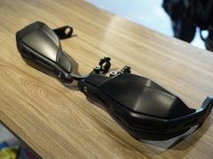 Bảo vệ tay lái zin Triumph Scrambler 1200 (1 cặp) - 259