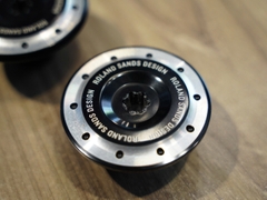 Bộ nắp chụp lỗ bánh sau Roland Sands - 232 KG