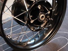 Cặp bánh căm zin Triumph T100 đã làm tubeless - 284 KG