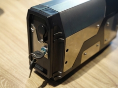 Hộp đồ nhôm gắn hông - 332