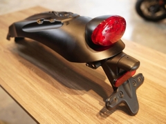 Vè sau + đèn hậu zin Triumph Street Twin - 559 KG