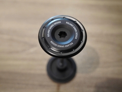 Nắp chụp lỗ bánh sau Roland Sands cho BMW RNineT màu đen