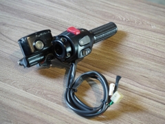 Bộ cùm tay lái trái phải zin Triumph T100/T120 (có sẵn bao tay Motogadget) - 442