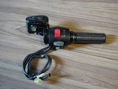 Bộ cùm tay lái trái phải zin Triumph T100/T120 (có sẵn bao tay Motogadget) - 442