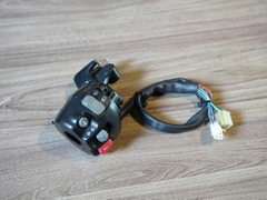 Bộ cùm tay lái trái phải zin Triumph T100/T120 (có sẵn bao tay Motogadget) - 442