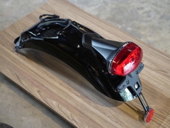 Vè sau + đèn hậu zin Triumph T100/T120 màu đen - 465 KG