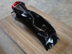 Vè sau + đèn hậu zin Triumph T100/T120 màu đen - 465 KG