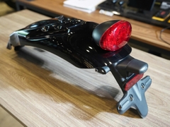 Vè zin + đèn hậu zin Triumph Scambler 900 màu đen - 496
