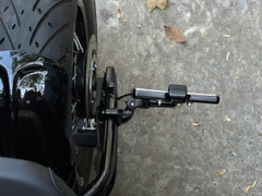 Pát biển số gập Triumph Bobber - 615