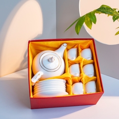 Bộ ấm chén sứ viền vàng đơn giản