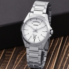 Casio 39.5mm Nam MTP-1370D-7A3VDF