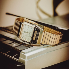 Casio 40.7 × 32.1 mm Nam AQ-800EG-9ADF