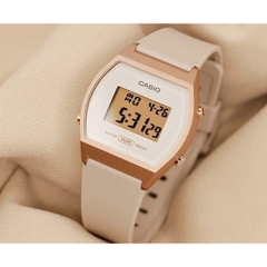 Casio 38.9 × 35 mm Nữ LW-204-4ADF