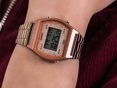 Casio 38.9 × 35 mm Nữ B640WCG-5DF