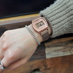 Casio 38.9 × 35 mm Nữ B640WMR-5ADF