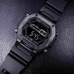 Casio 50.8 mm x 47.2 mm Nam MWD-110HB-1BVDF