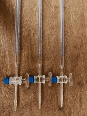 Buret thẳng khóa thủy tinh 25ml, Class B Hãng OMSONS GERMANY