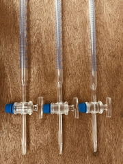 Buret thẳng khóa thủy tinh 25ml, Class B Hãng OMSONS GERMANY