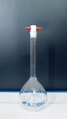Bình định mức trắng 500ml, khóa nhựa, Class A, Hãng OMSONS GERMANY