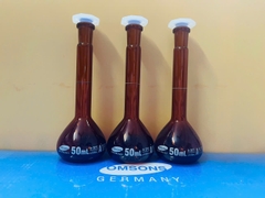 Bình định mức nâu 50ml, Class A, nút nhựa, Hãng OMSONS GERMANY