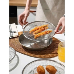 KHAY INOX KÈM VỈ LƯỚI size 22cm loại có tay cầm